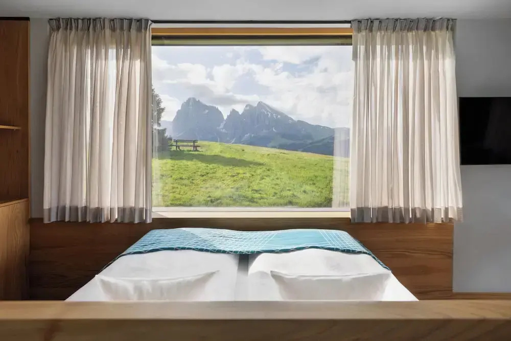 Grand room