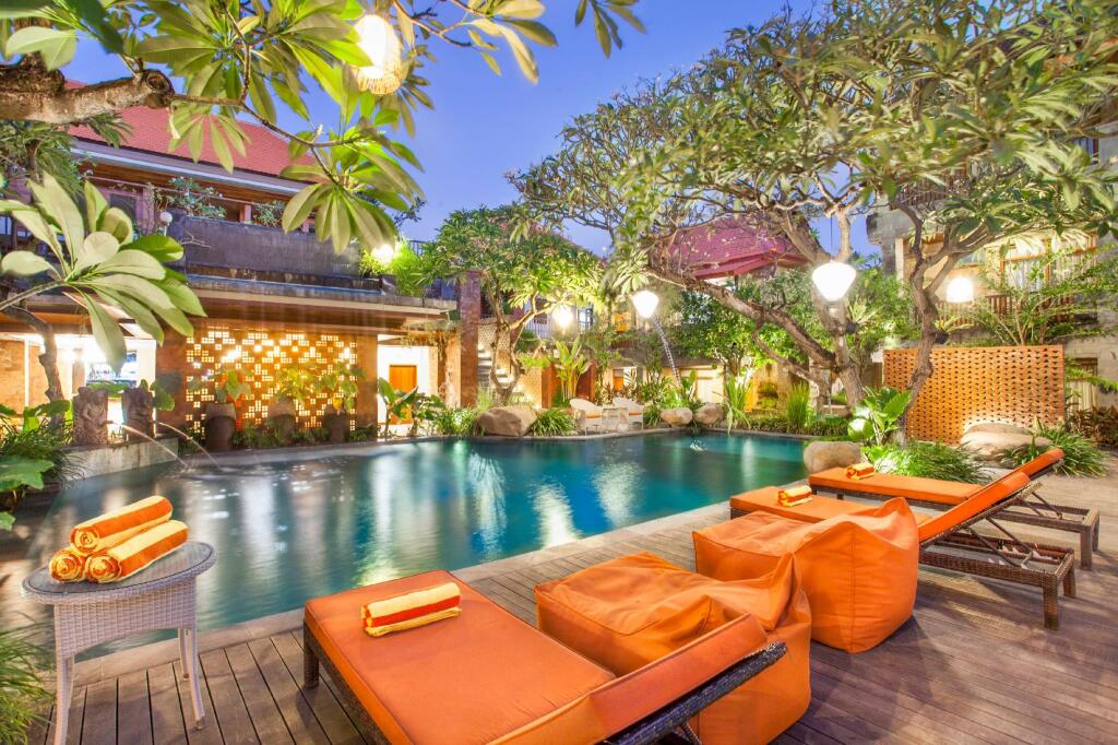 Fourteen Roses Boutique Hotel Legian