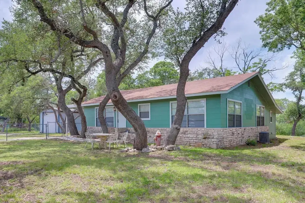 Pet-friendly Canyon Lake Home - 2 Mi to Beach!