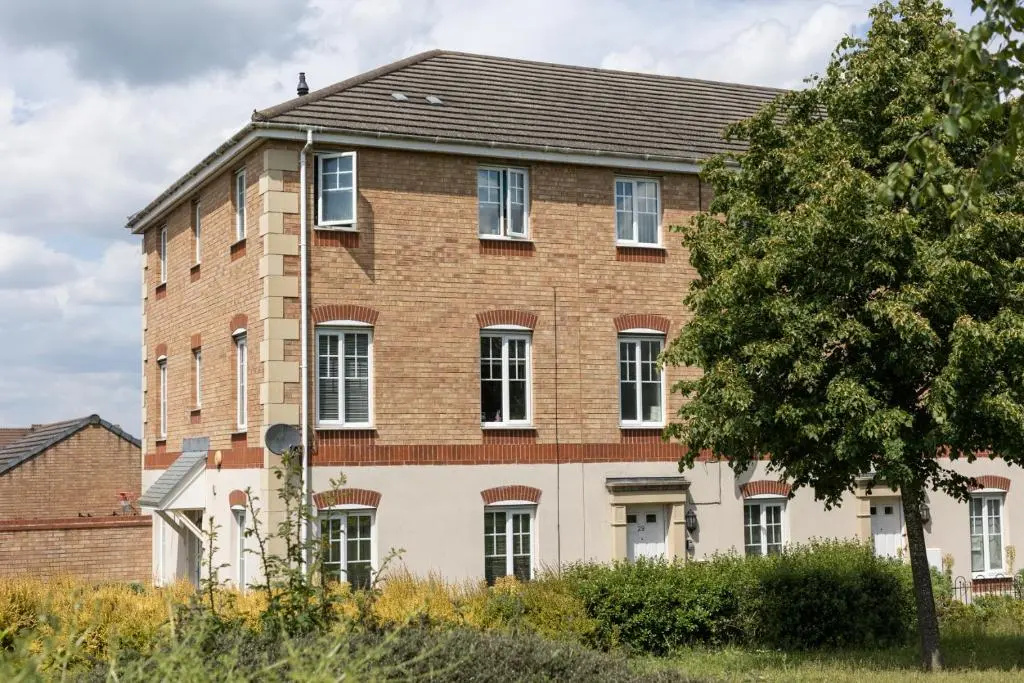 LARGE & NEW Contractor House & Private Parking & Garden & close toM6