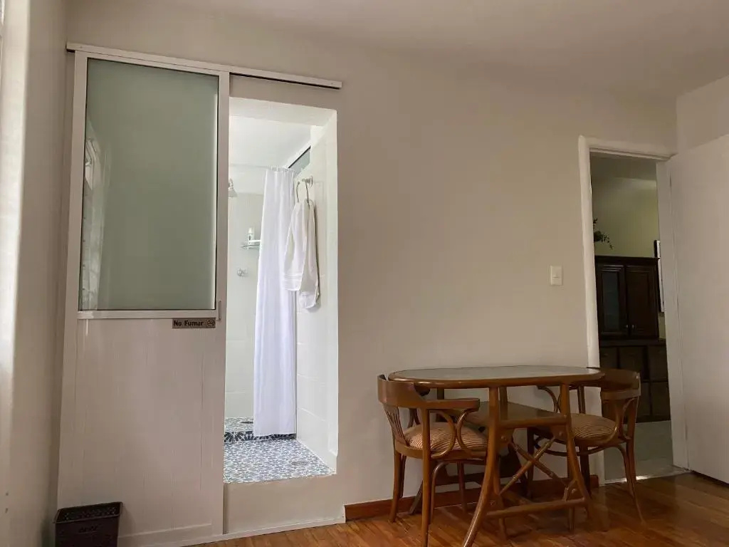 Standard Double room with balcony (full double bed)