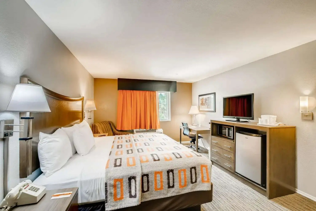 Standard Double room (full double bed)