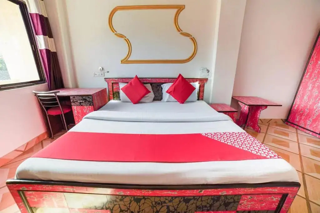 Deluxe Double room with balcony (full double bed)