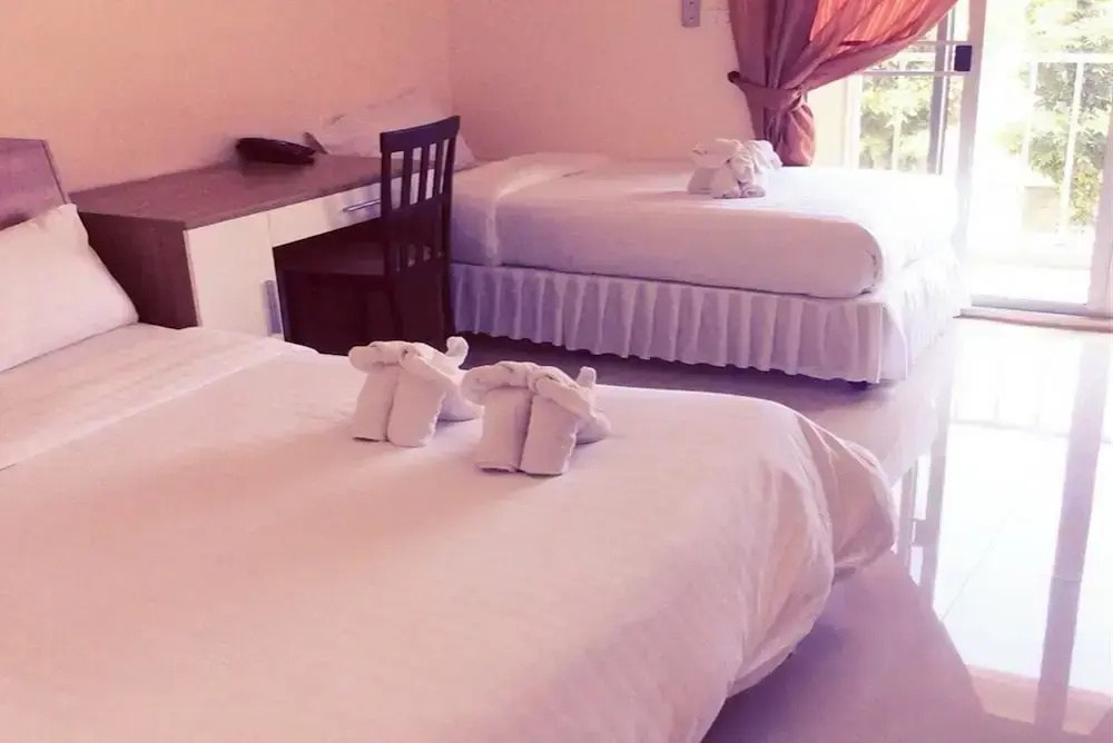 Standard Triple room