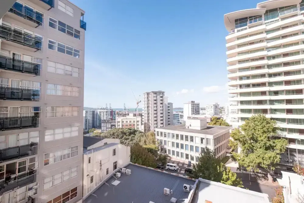 Modern 1 Bedroom Central Apartment With Stunning Views