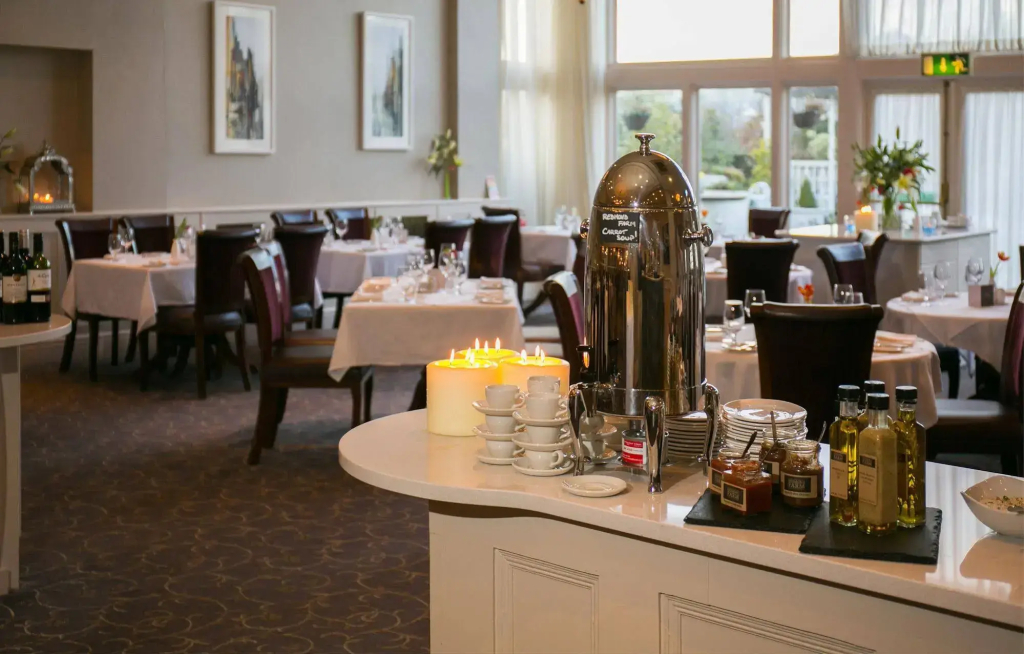 Ashdown Park Hotel - фото 17