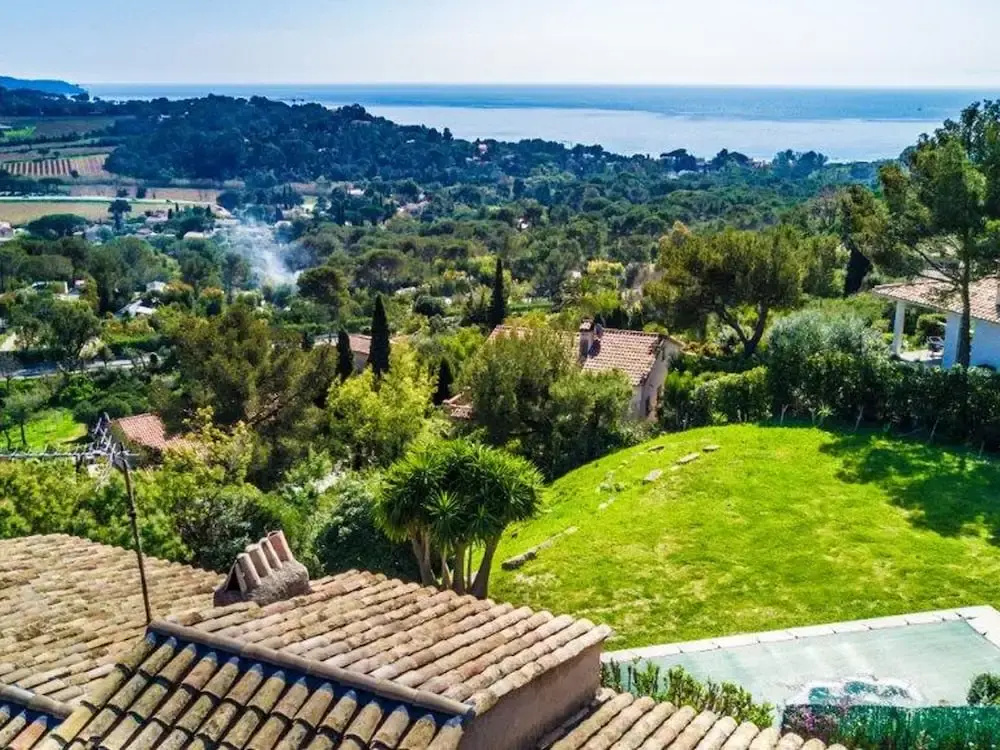 Modern Villa in La Croix-valmer With Private Pool