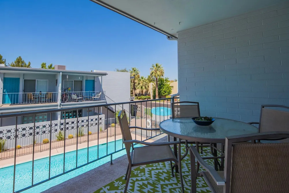 2BR Scottsdale Apartment by WanderJaunt
