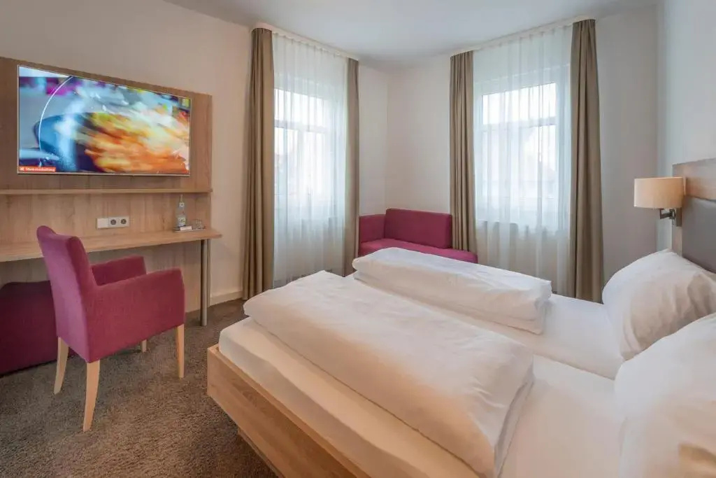 Standard Double room (full double bed)