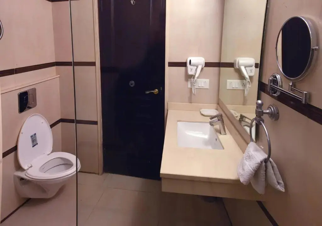 Executive Double room (full double bed)