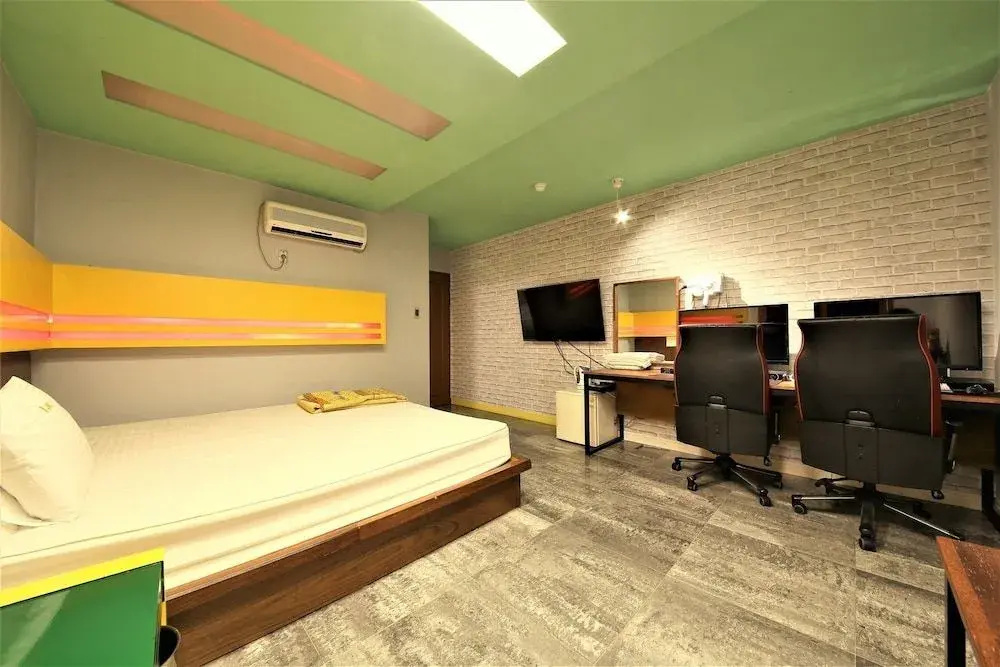 Hotel photo 12