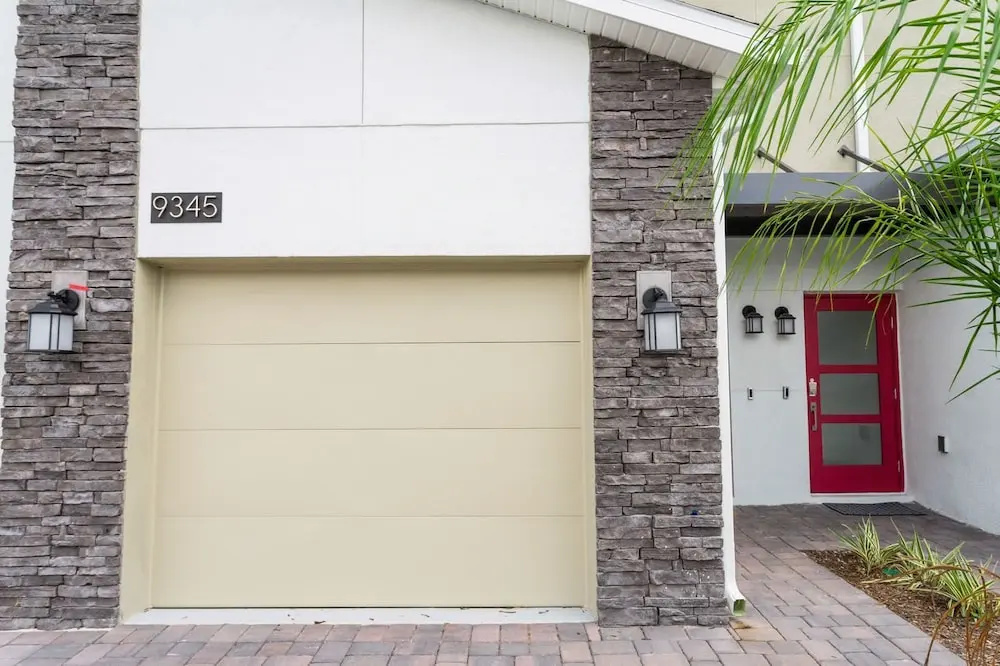 Townhouse 3 BR, 2.5 BA Villa Sleeps 10!