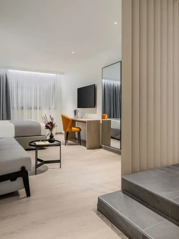 Standard Quadruple Family room