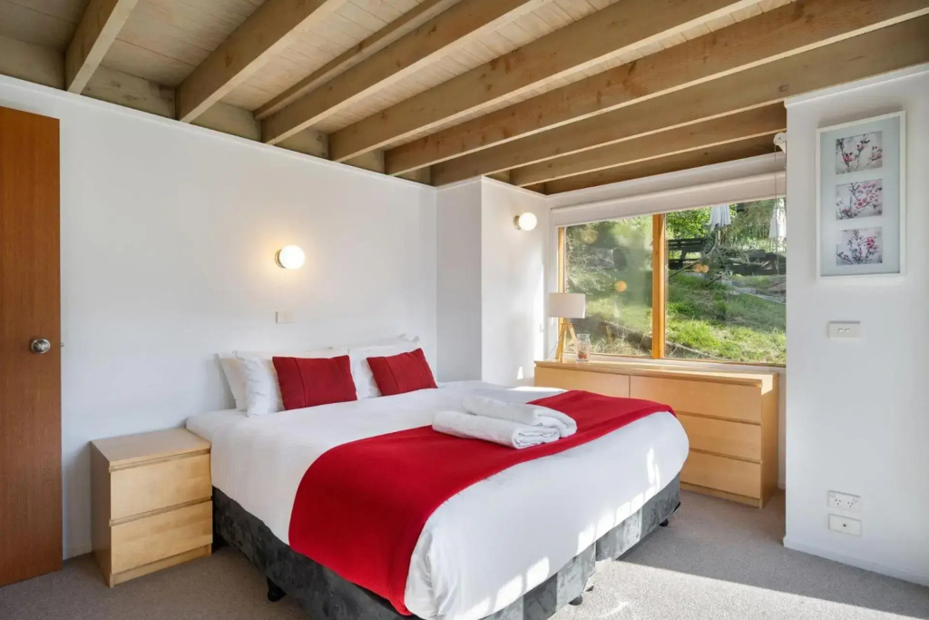 Banjo 1 bedroom with loft bunk room and amazing views