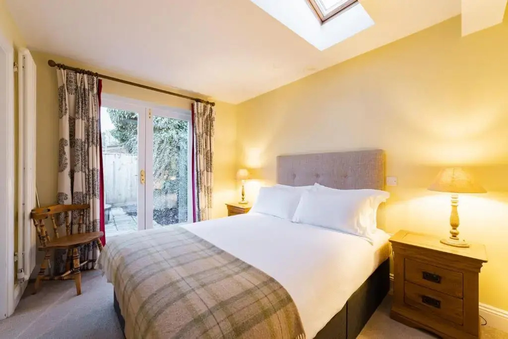 Double Bungalow full double bed