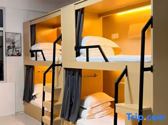 Bed in Dorm (male dorm)