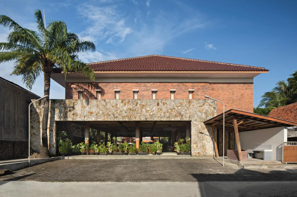 Sunrise Beach Hotel Pangandaran