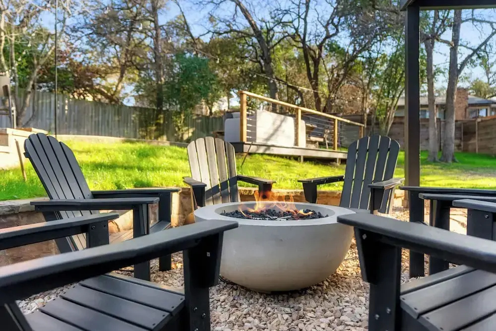 Luxury Zilker Home Pool Hot Tub Kitchen