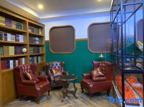 Junhe Yue Hotel (Beijing, Subway Station at Gu Lou Street, Deshengmen Gate) in Beijing
