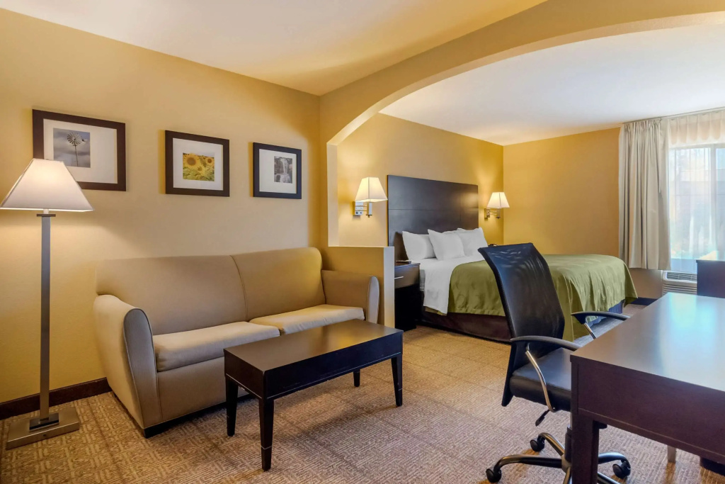 Double Suite (full double bed)