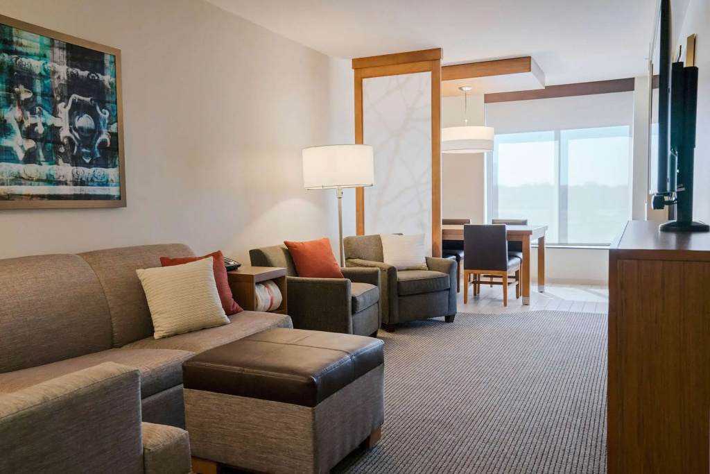 Lobby & Reception
