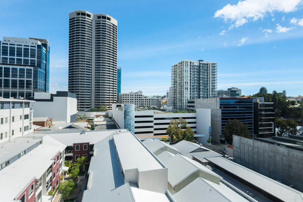 1 Bedroom Deluxe Double Suite with city view (full double bed)