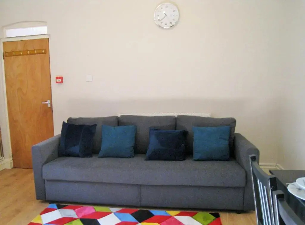 Swinb Apartment, with King Size Bed, Free Wifi and Free Parking