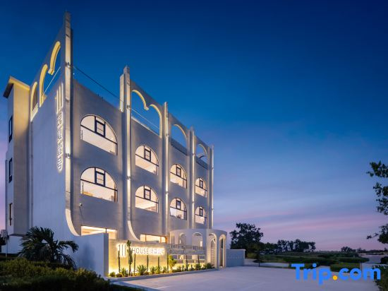 EHOUSE Rose Summer First Homestay（Shenzhou Peninsula Tourist Resort Tourist Highway Store）