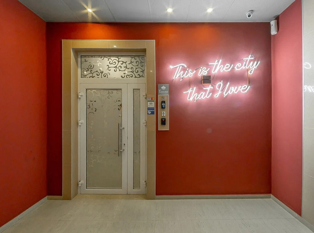 Lobby & Reception