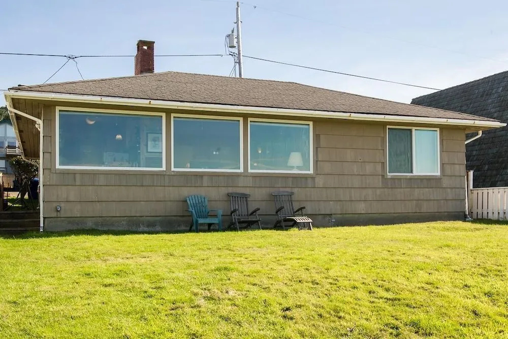 Beach Bungalow - Roads End