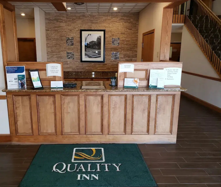 Lobby & Reception
