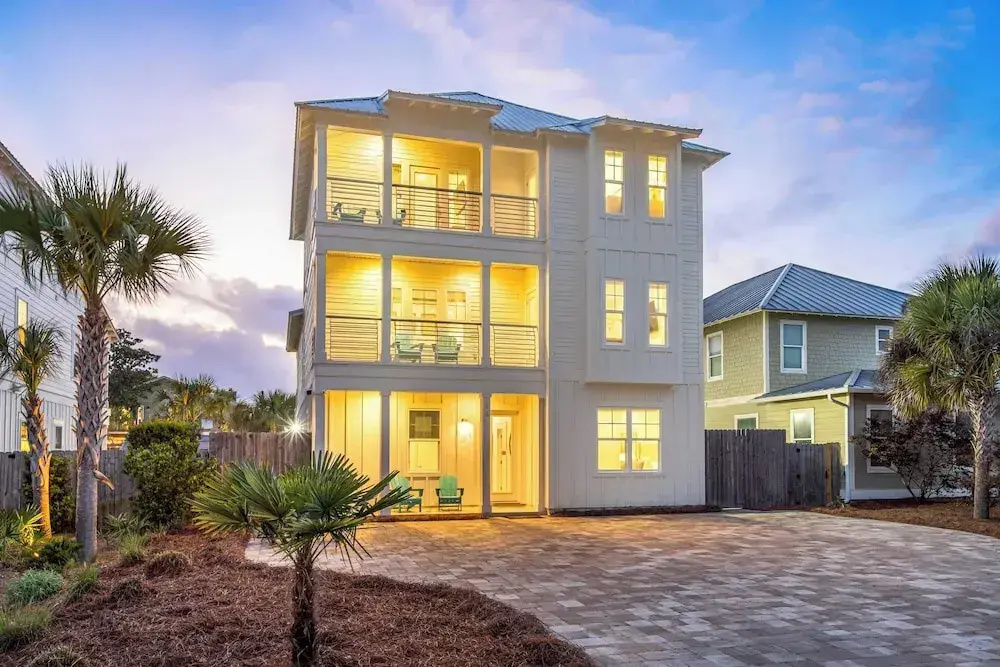 2 Homes in Destin by Avantstay   Sleeps 30, Private Pool+hot Tub, Game Room, Outdoor Bar, Walk to Beach