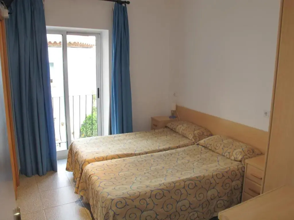 Standard Double room with balcony (full double bed)