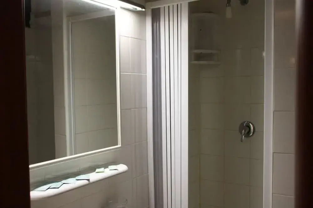 四人套房，配有雙人床