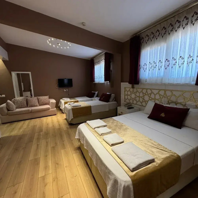 Deluxe Quadruple room
