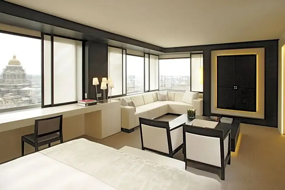 Deluxe Panorama Double Suite - Lounge Access (full double bed)