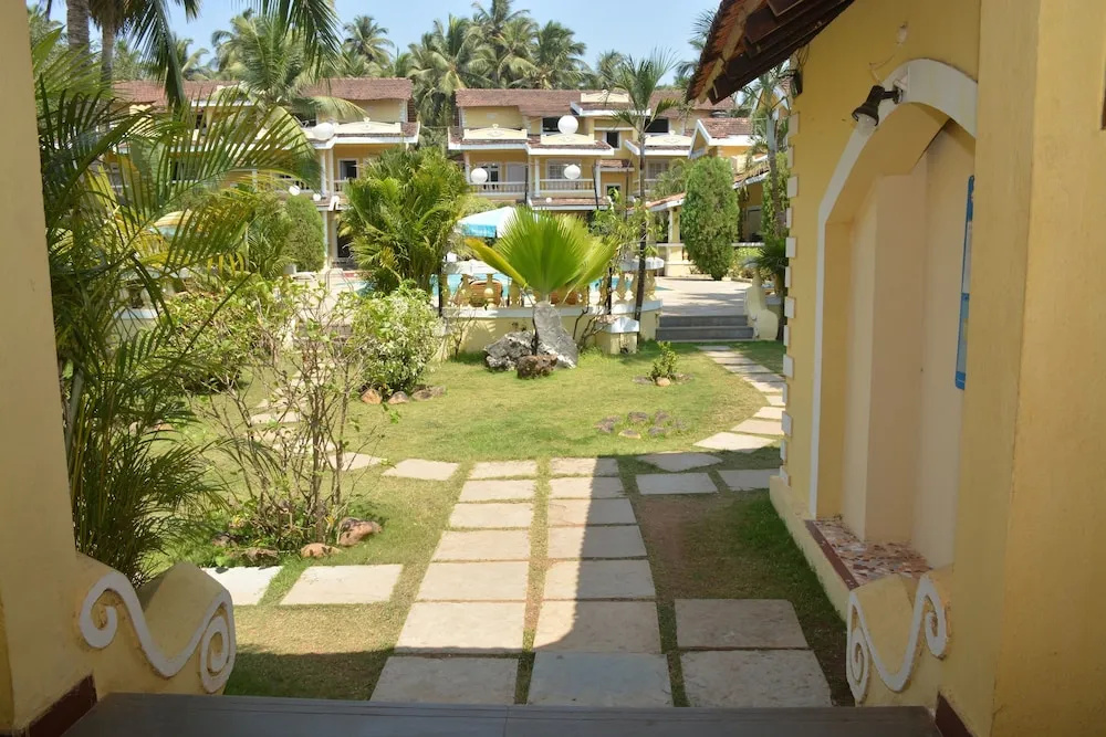Holiday Beach Resort mrkt by SPLENOR