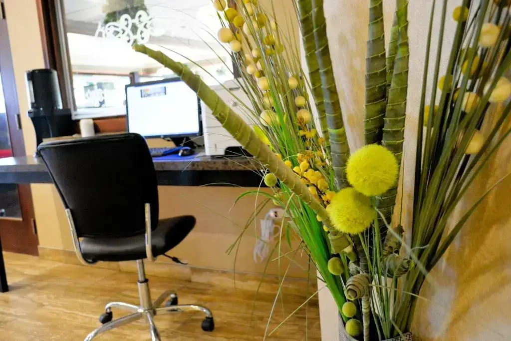 Super 8 Fox Creek - фото 23