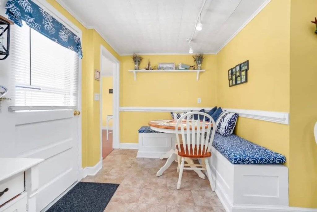 Creekside Cottage With Sunroom Fire Pit Wifi