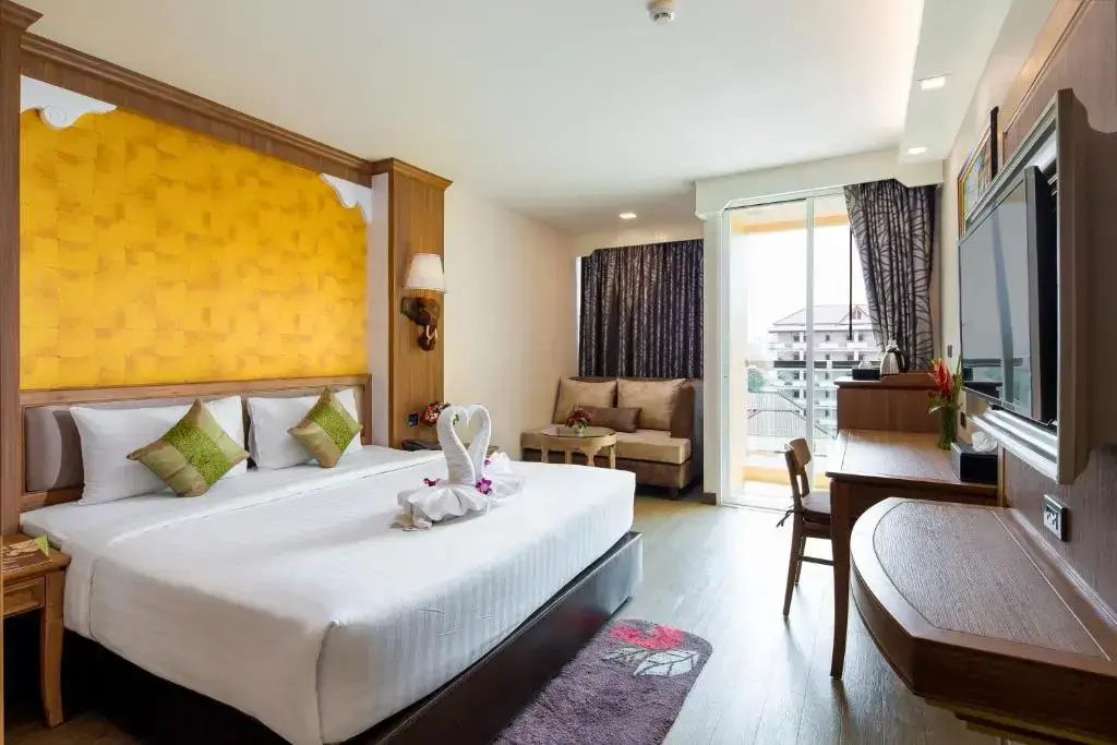 Deluxe Double room (full double bed)