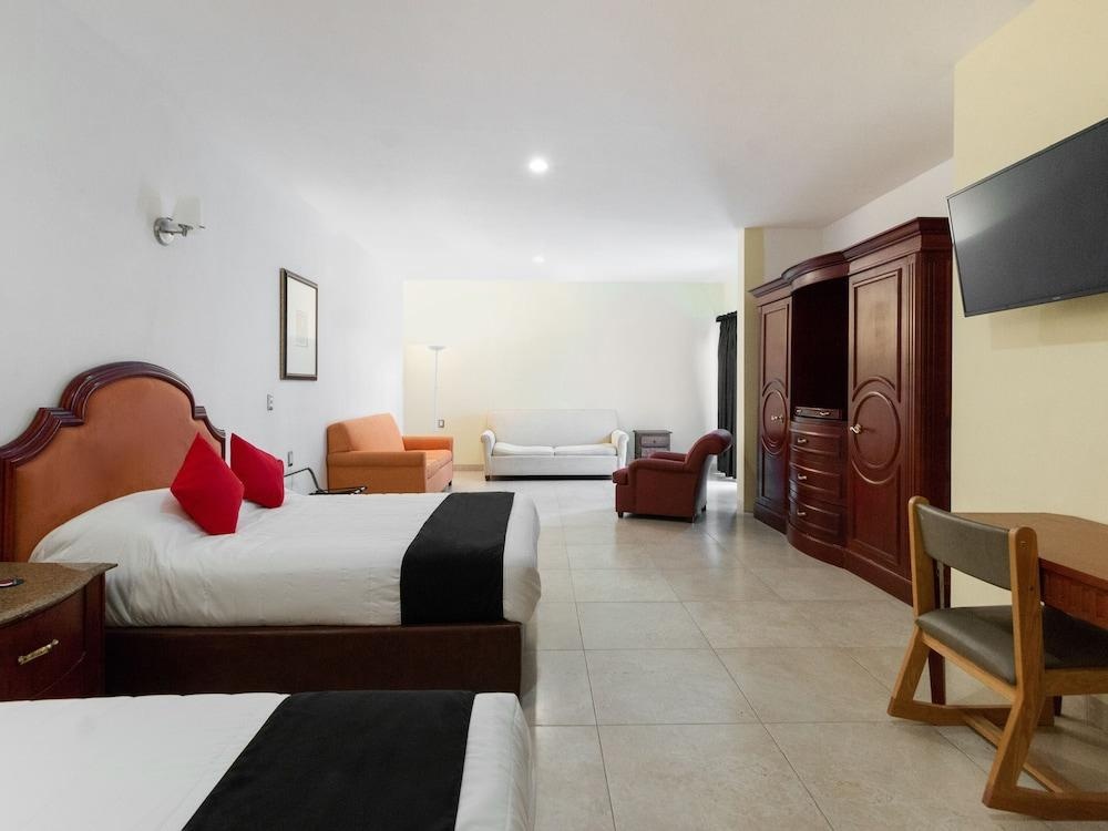 Capital O Hotel Vitalé Leon MX — 3
