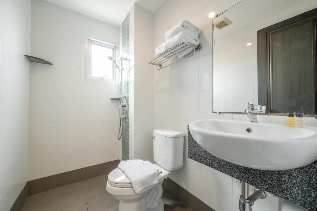 Двухместная студия 2 отдельные кровати в Winner Sriracha Service Apartment
