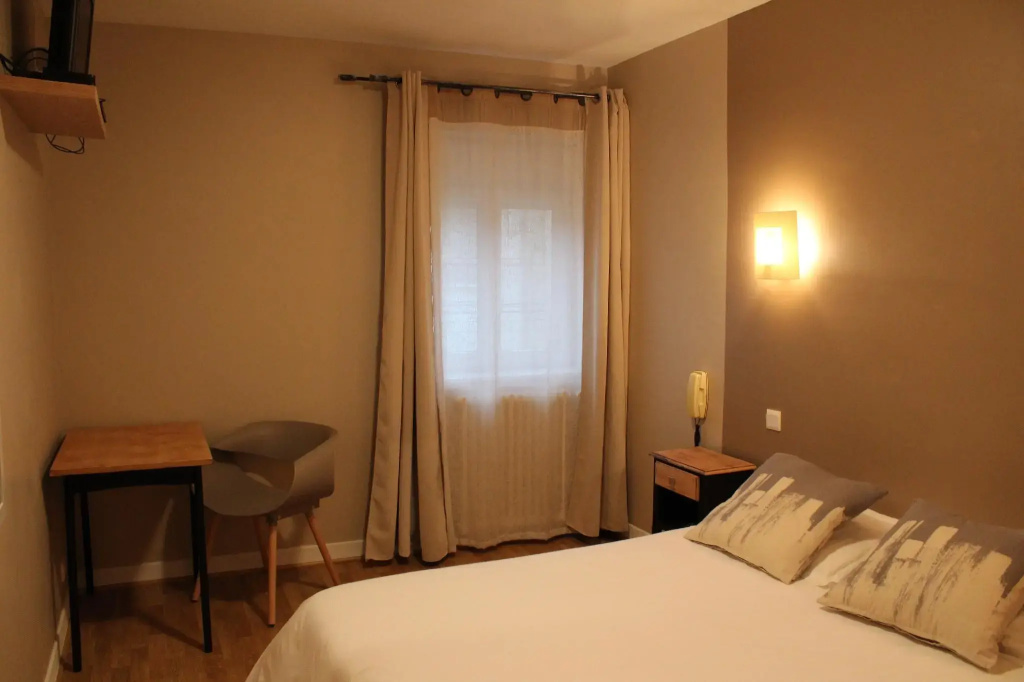 Superior Double room with street view (full double bed)