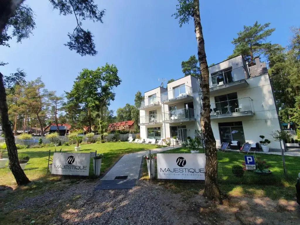Superior Double room with garden view (full double bed)