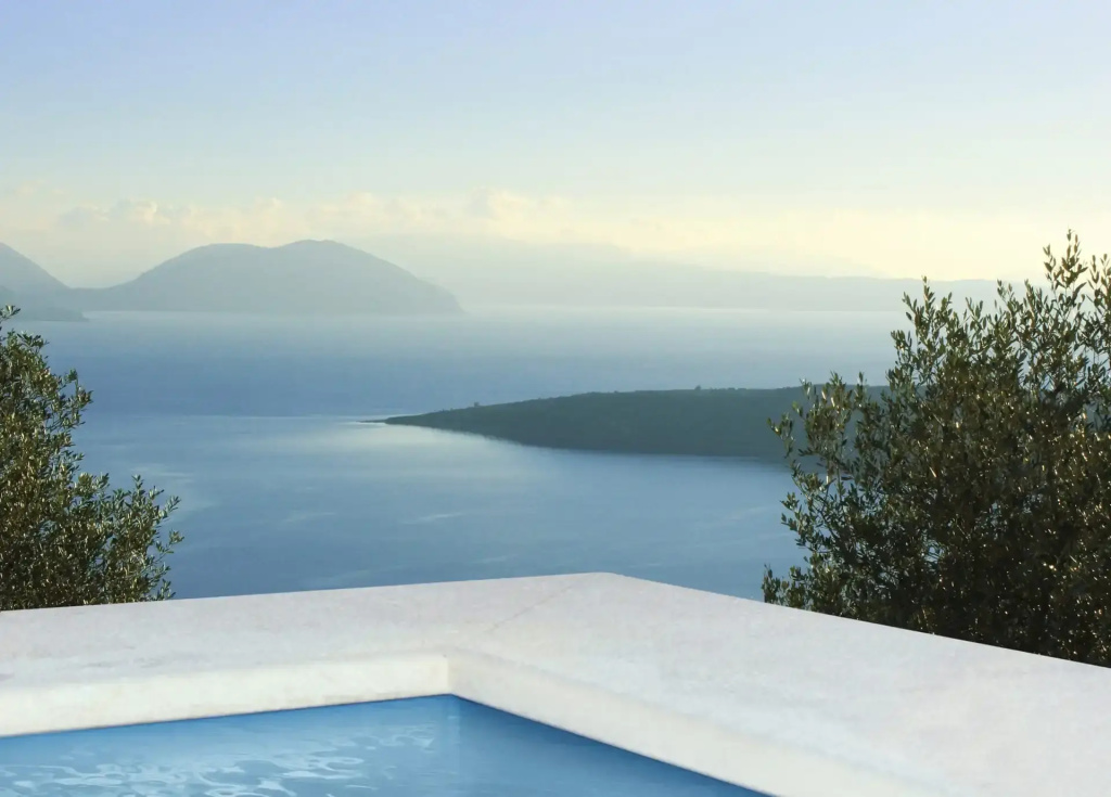 2 Bedrooms Villa