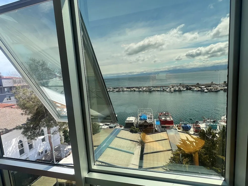 Standard Double room with sea view (full double bed)