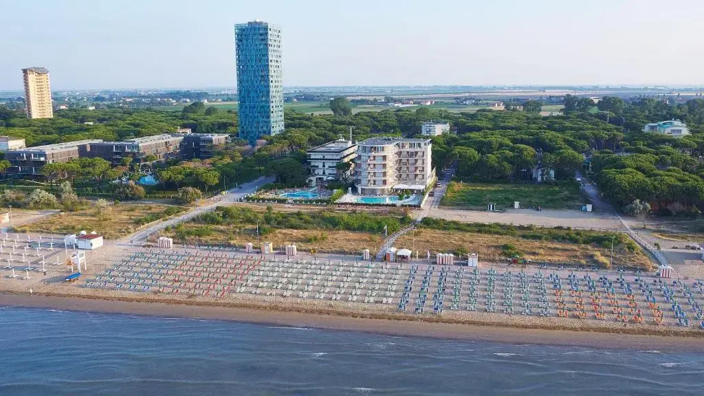 Beach & Waterfront
