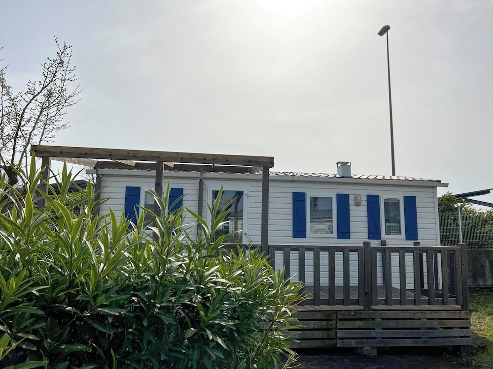 Voir la photo 1 — La Clape Village