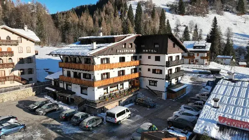 Hotel photo 12