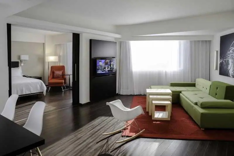 Fiesta Inn Monterrey Valle - Chambres
